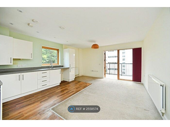 2 Bedroom Flat To Rent In Viaduct Lofts, Brighton, BN2