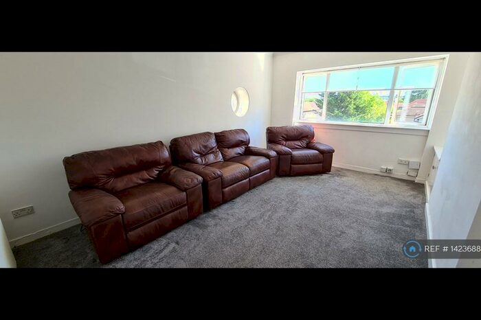 3 Bedroom Flat To Rent In Parkneuk Road, Glasgow, G43