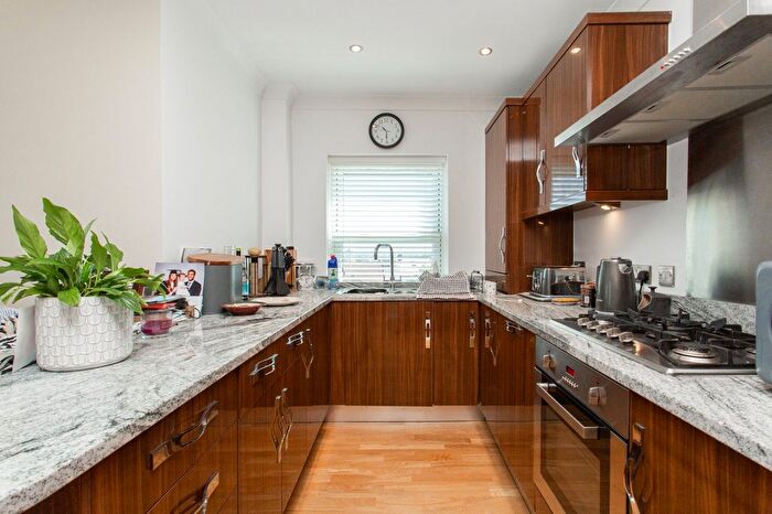 2 Bedroom Flat For Sale In Western Esplanade, Herne Bay, Kent, CT6