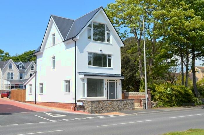 3 Bedroom Detached House To Rent In Mumbles Road, West Cross, SA3