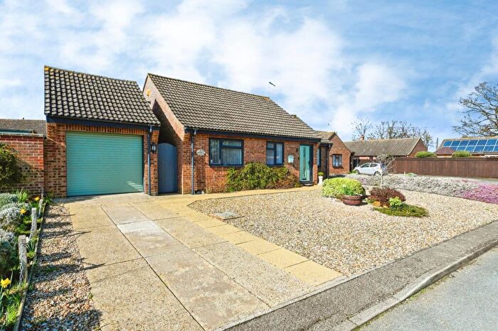 3 Bedroom Bungalow For Sale In Gidney Drive, Heacham, King's Lynn, Norfolk, PE31