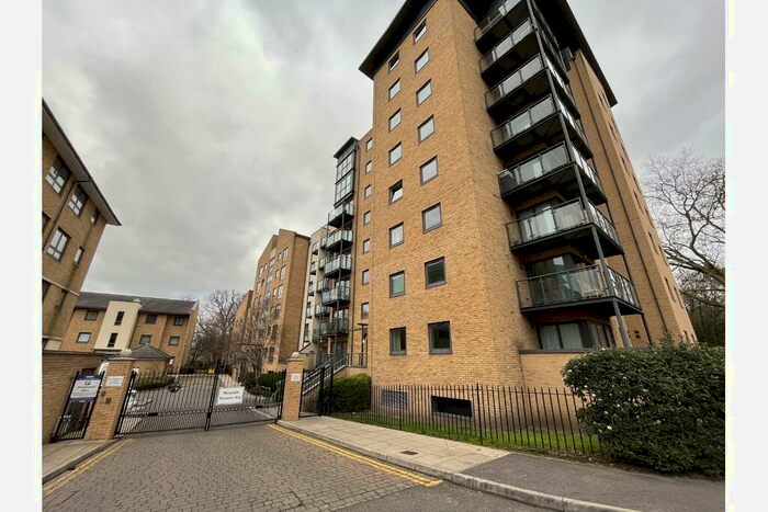 1 Bedroom Flat To Rent In Ashton Court, Woking, GU21