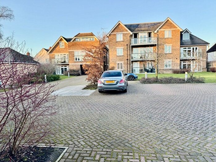 2 Bedroom Flat To Rent In Church Road, Addlestone, KT15