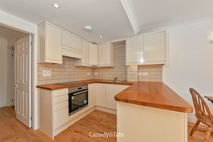 1 Bedroom Maisonette To Rent In B Campfield RoadSt AlbansHertfordshire, AL1
