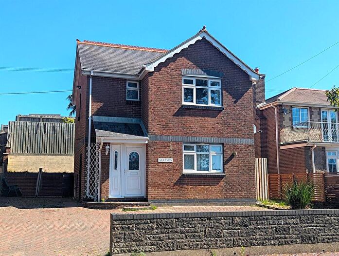 3 Bedroom Detached House For Sale In Newport Road, Apse Heath, PO36