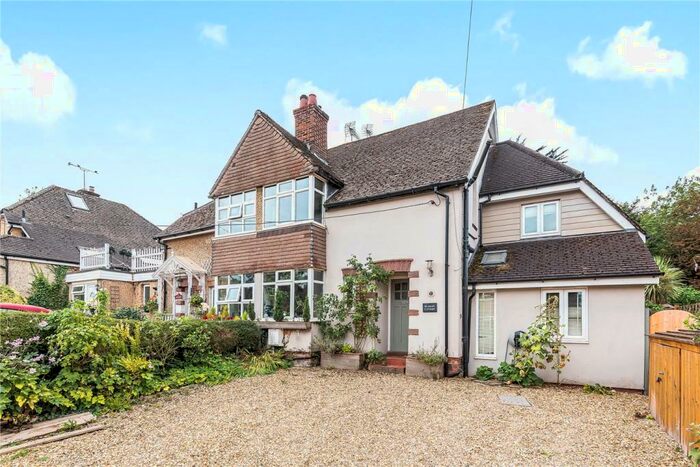 4 Bedroom Semi-Detached House To Rent In Manor Road, Twyford, Winchester, SO21