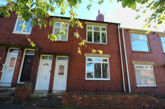 2 Bedroom Apartment To Rent In Victoria Street, Hebburn, Tyne And Wear, NE31