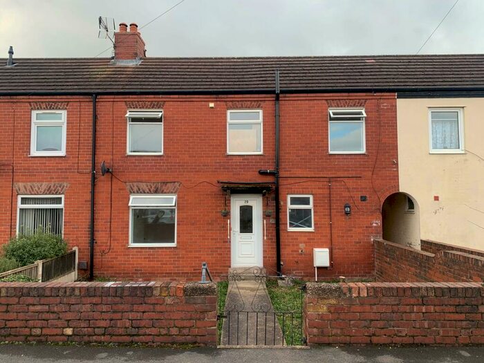 3 Bedroom House To Rent In South Avenue, Shirebrook, Mansfield, NG20