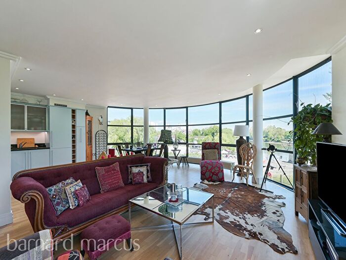 2 Bedroom Flat To Rent In Point Wharf Lane, Brentford, TW8