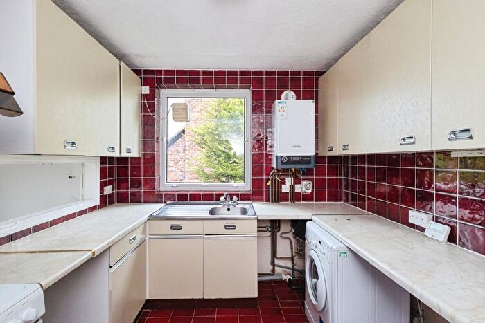 2 Bedroom Apartment To Rent In Stanton Ave, West Didsbury, M20