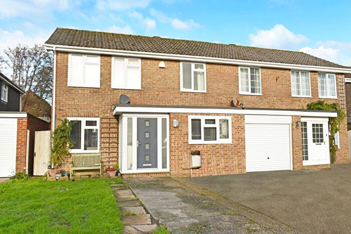 4 Bedroom Semi Detached House For Sale In Pamplyn Close, Lymington, SO41