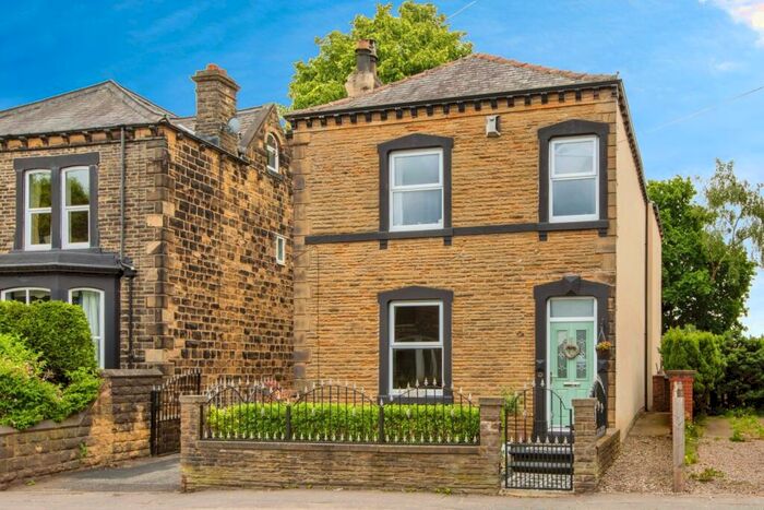 4 Bedroom Detached House For Sale In Victoria Road, Morley, Leeds, West Yorkshire, LS27