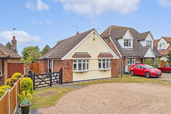 3 Bedroom Bungalow For Sale In Frithwood Lane, Billericay, Essex, CM12