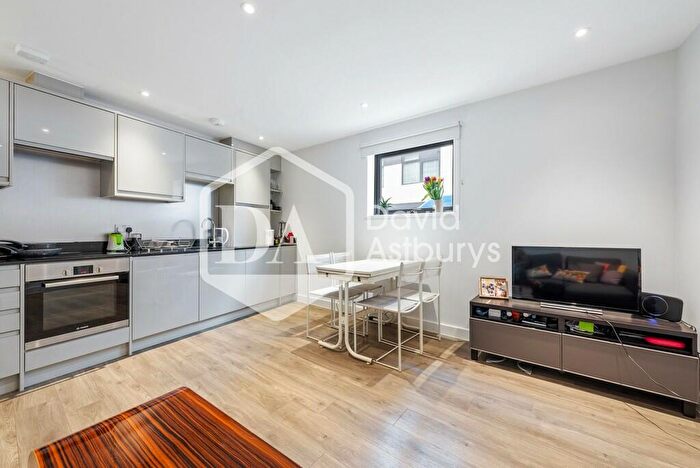 1 Bedroom Apartment To Rent In Dollis Mews, Finchley Central, London, N3