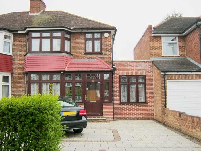 4 Bedroom Semi-Detached House To Rent In Tintern Avenue, London, NW9