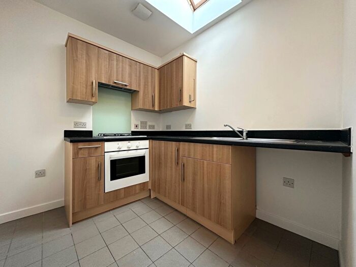 2 Bedroom Flat To Rent In Godfrey Marchant Grove, Ashford, TN23