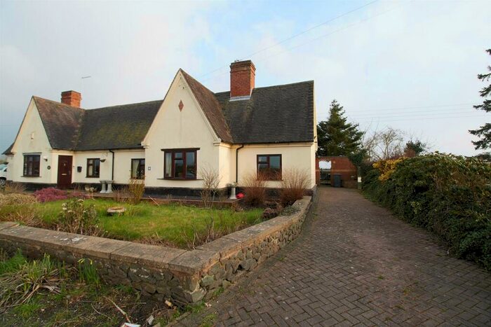 3 Bedroom Semi-Detached Bungalow For Sale In Barton Lane, Nailstone, CV13
