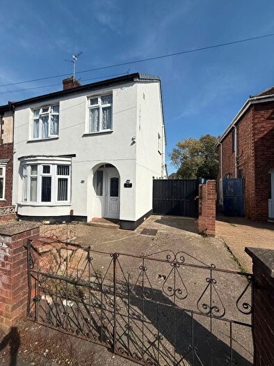 3 Bedroom Semi-detached House To Rent In Northfield Road, Peterborough, PE1