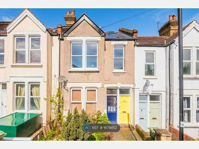 2 Bedroom Flat To Rent In Durban Road, London, SE27