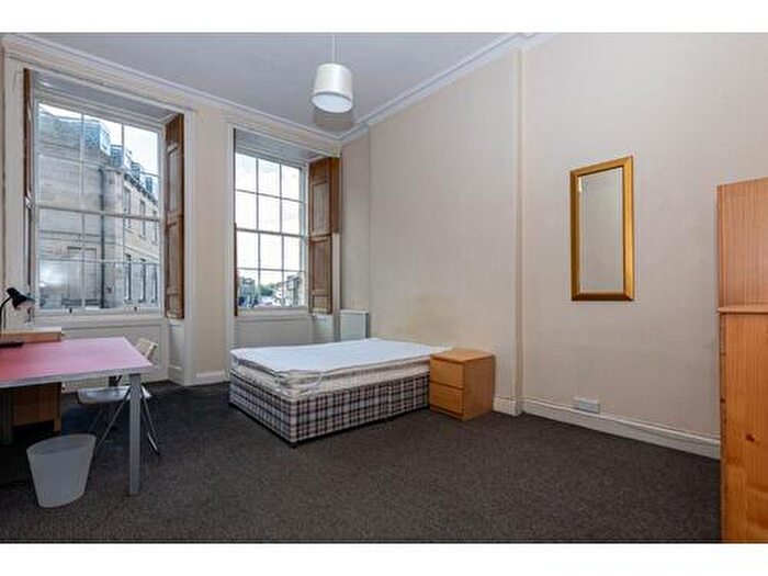 4 Bedroom Flat To Rent In Union Street, Edinburgh, EH1