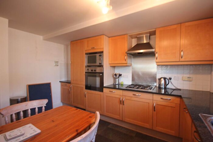 2 Bedroom Flat To Rent In Globe Wharf, London, SE16