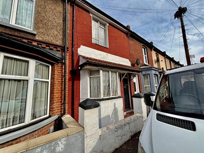 3 Bedroom Terraced House For Sale In Gordon Road, Gillingham, ME7
