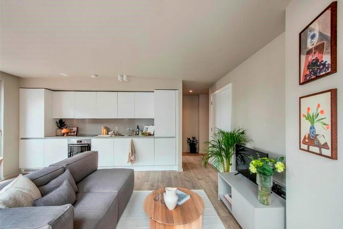 1 Bedroom Flat To Rent In Thornton Hill, London, SW19