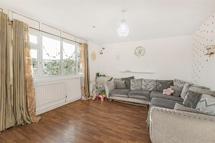 2 Bedroom Flat For Sale In Ayerst Court, Beaumont Road, Leyton, London, E10