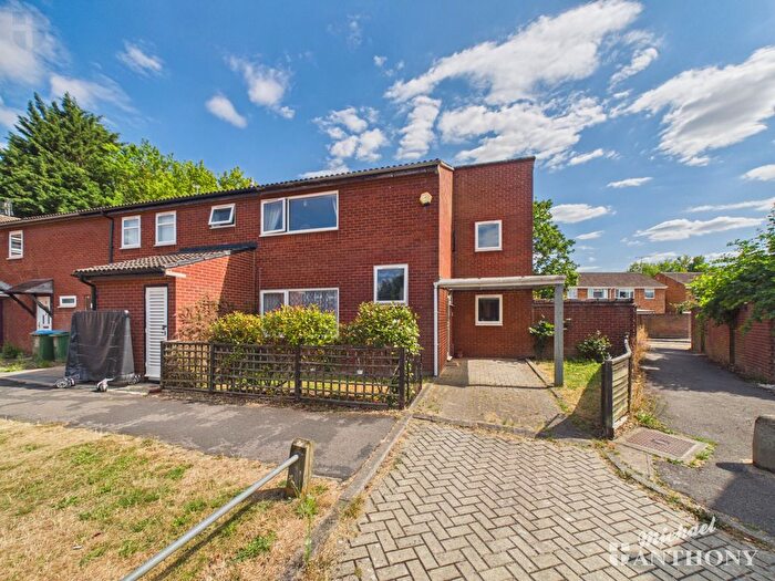 3 Bedroom End Of Terrace House For Sale In Witham Way, Aylesbury, Buckinghamshire, HP21