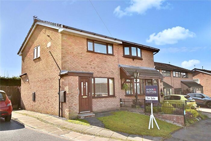 2 Bedroom Semi Detached House For Sale In Penryn Avenue, Royton, Oldham, Greater Manchester, OL2