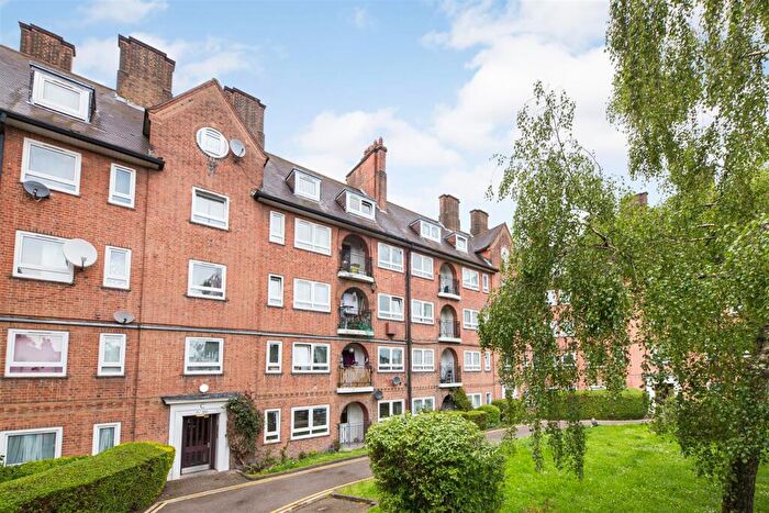 2 Bedroom Flat To Rent In South End Close, NW3