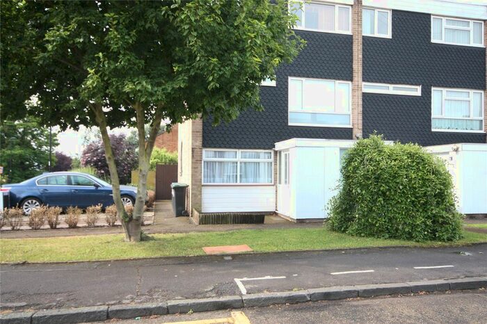 Studio To Rent In Baynes Close, Enfield, Middlesex EN1