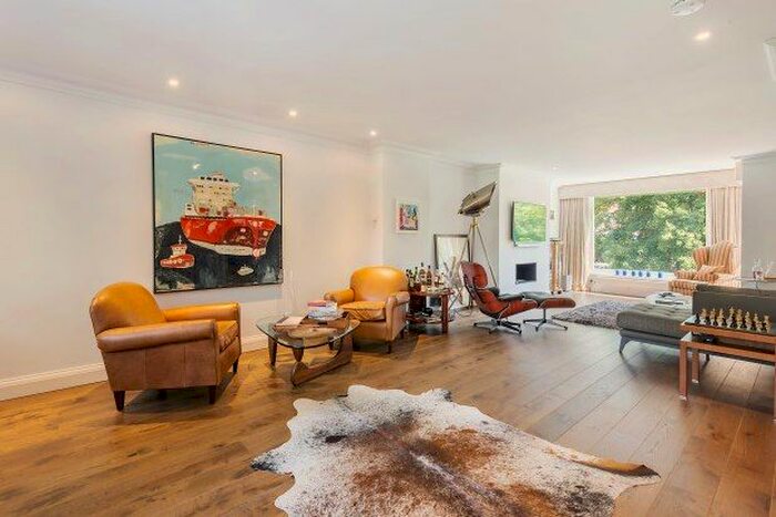 4 Bedroom Property To Rent In Woodsford Square, Holland Park, W14