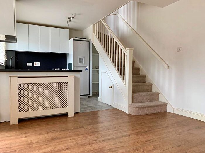 1 Bedroom Terraced House To Rent In Waddon, Croydon, CR0