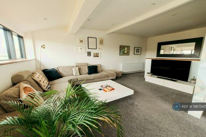 2 Bedroom Penthouse To Rent In Richmond Hill, Bristol, BS8