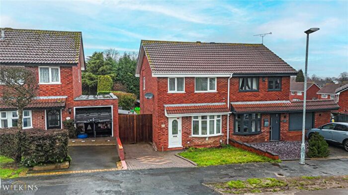 3 Bedroom Semi Detached House For Sale In Goldcrest, Wilnecote, Tamworth, Staffordshire, B77