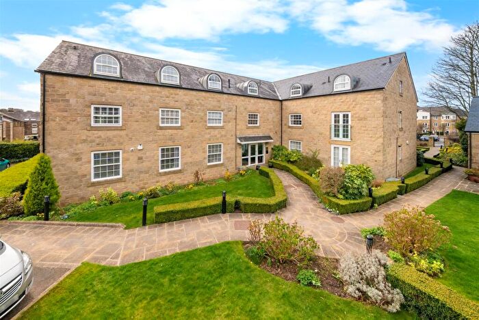 3 Bedroom Apartment For Sale In Oxford Road, Guiseley, Leeds, LS20