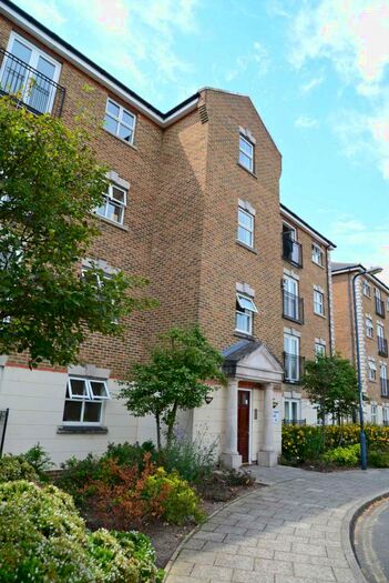 2 Bedroom Apartment To Rent In Brook Square, Shooter`s Hill, SE18