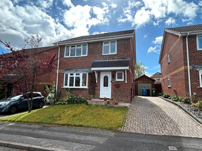 4 Bedroom Detached House For Sale In Lytchett Drive, Broadstone, Dorset, BH18