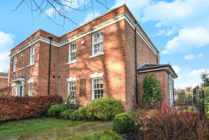 3 Bedroom End Terrace House For Sale In Elizabeth Place, Winchester, Hampshire, SO22