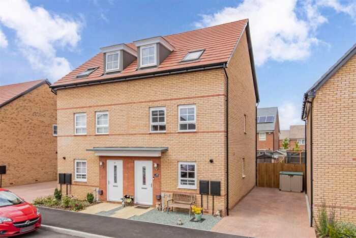 3 Bedroom Semi Detached House For Sale In Brockhall Crescent, Barton Seagrave, Kettering, NN15