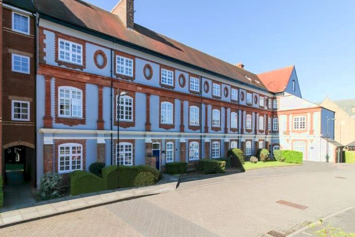 2 Bedroom Flat To Rent In Bennett Crescent, Cowley, Oxford, OX4