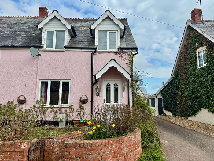 3 Bedroom Semi-Detached House For Sale In Stonehouse Cottages, Hele, Taunton, TA4