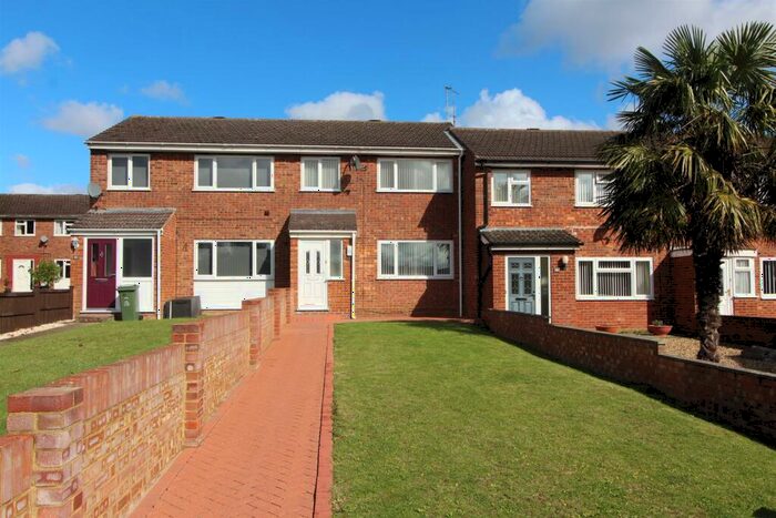 3 Bedroom Terraced House To Rent In Sutherland Grove, Bletchley, MK3