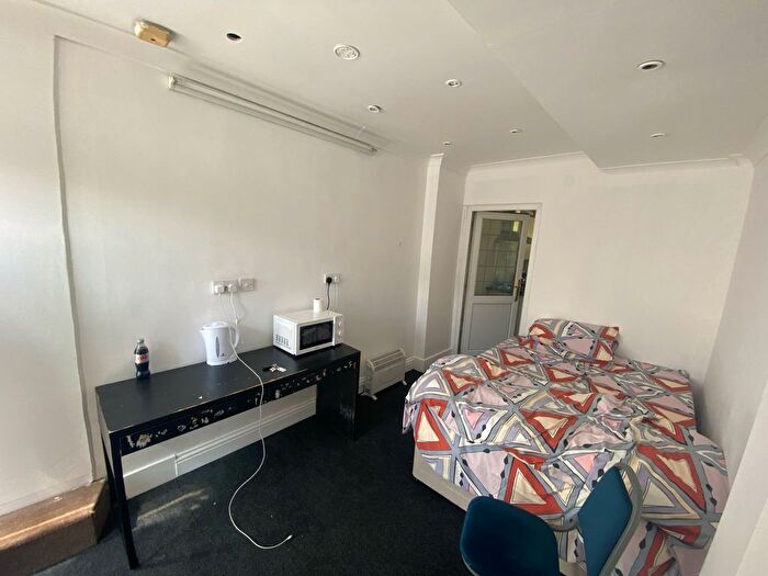 Studio To Rent In Kingshill Drive, Harrow, Greater London, HA3