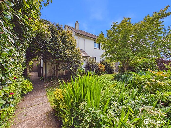 3 Bedroom Semi Detached House For Sale In Rosewarne Gate, Camborne, TR14
