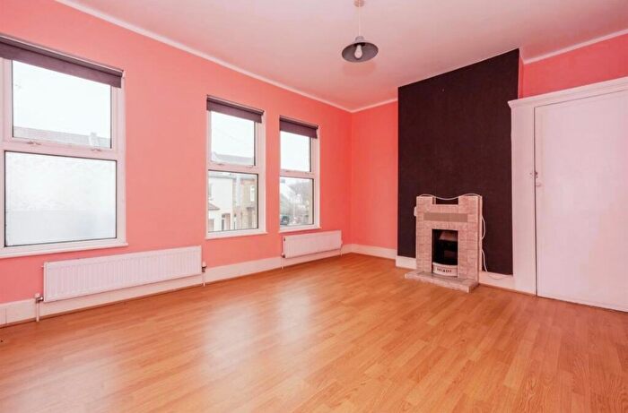 3 Bedroom Terraced House To Rent In Hampden Road, Grays, RM17