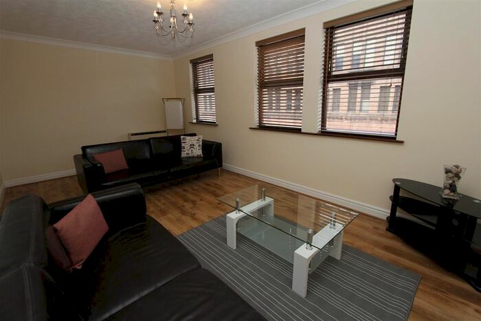 2 Bedroom Flat To Rent In Riverside Court, Leeds, LS1