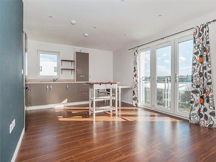 2 Bedroom Flat To Rent In T Arneil Drive, Edinburgh, EH5