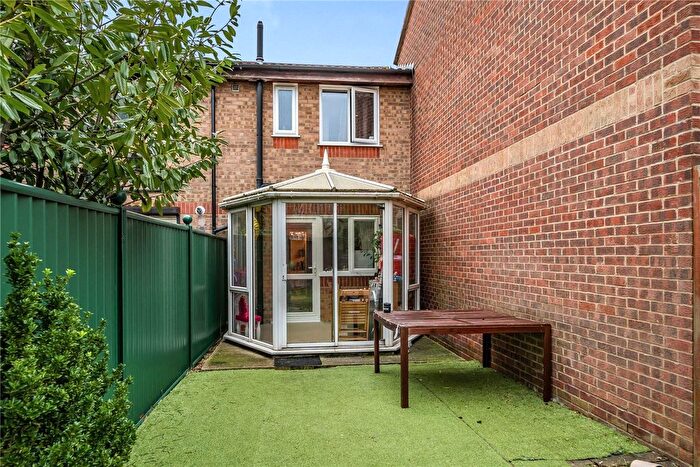 2 Bedroom Detached House To Rent In Brendon Grove, London, N2